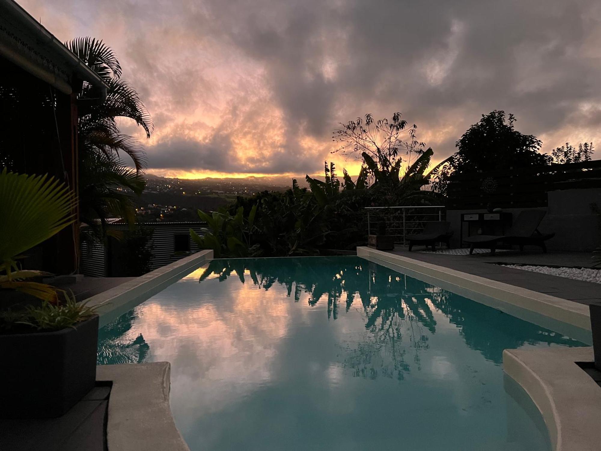 Villa Ti Moon, Entre Deux, Piscine ภายนอก รูปภาพ