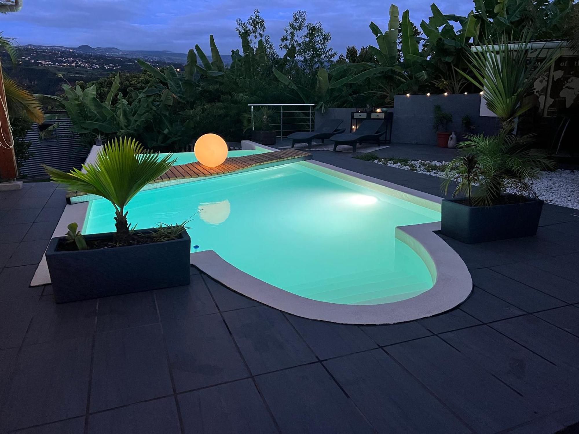 Villa Ti Moon, Entre Deux, Piscine ภายนอก รูปภาพ